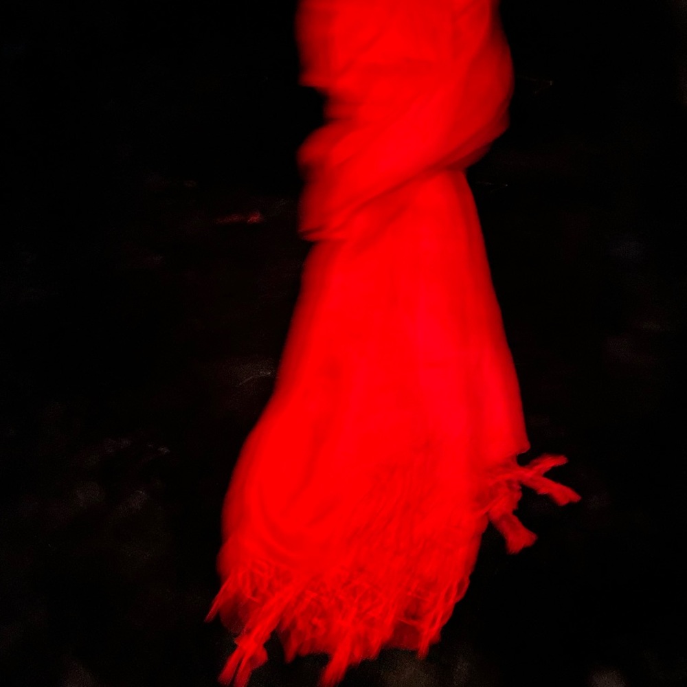 Perfect red scarf - Picture 2 of 2